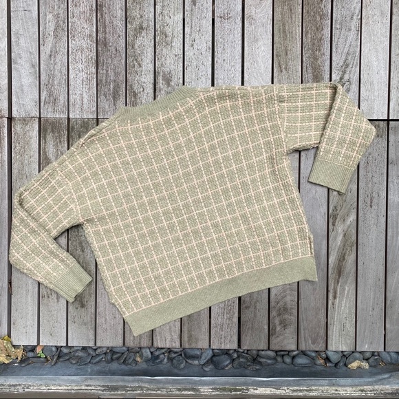 VELVET ROSE Green & Tan Knot Crew Neck Sweater - Picture 3 of 5